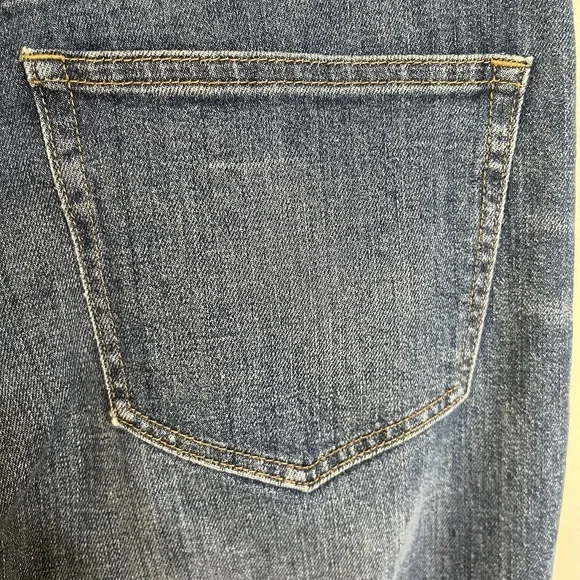 J. Crew Women's Ankle Length Distressed Raw Hem Medium Wash Jeans Size 29 - Picture 13 of 15